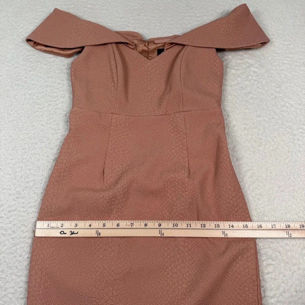Bardot Sheath Dress Size 4 XS Pink Off Shoulder Textured V-Neck Zip Back‎